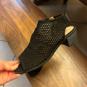Black Mesh Style Sandals